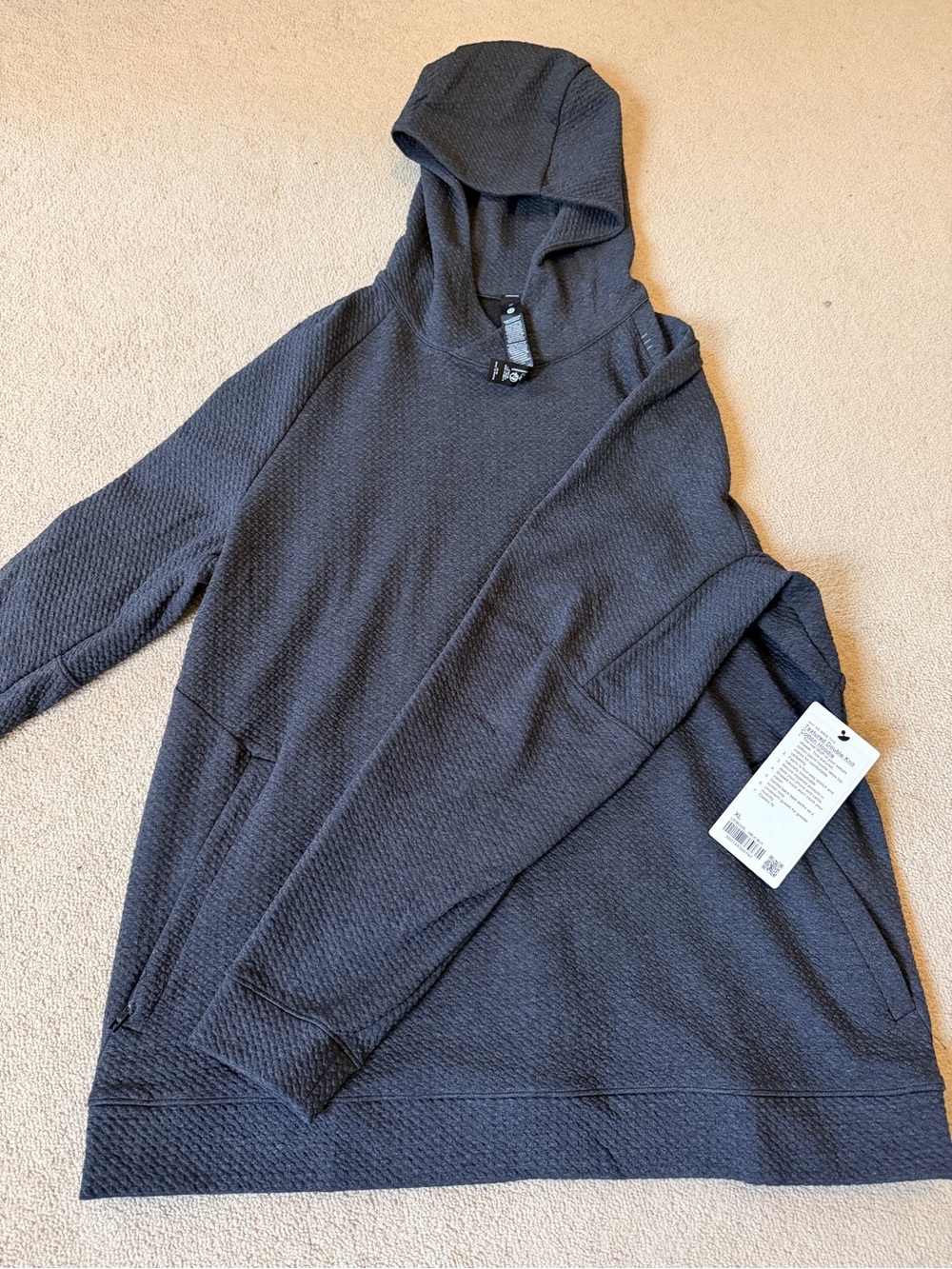 lululemon athletica Men's Dark Charcoal Quilted Hooded Pullover